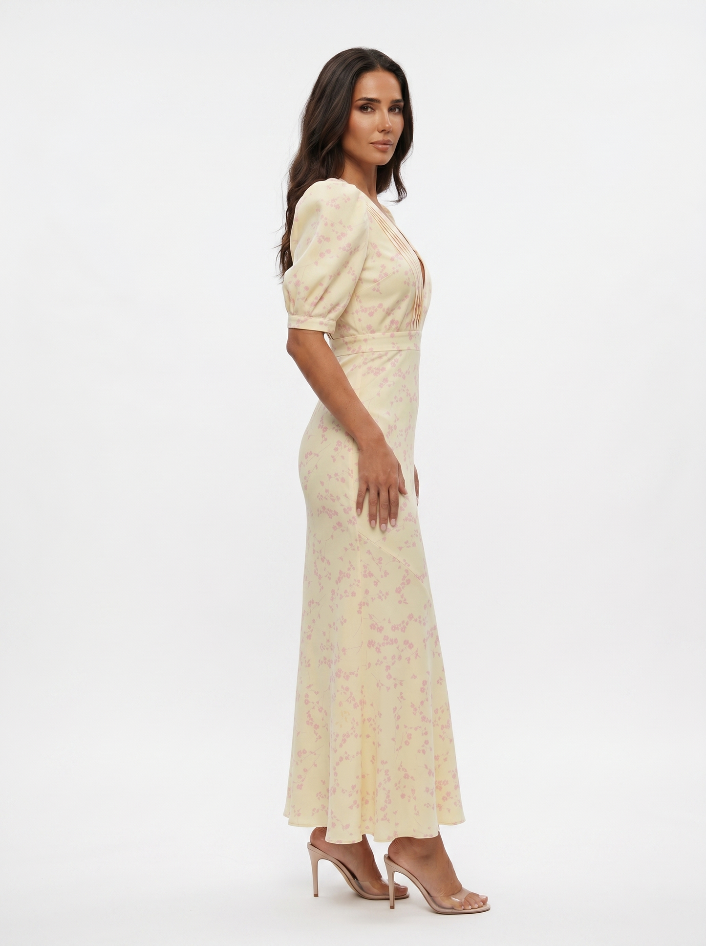 Amaia | Vestido con diseño floral y cuello en V