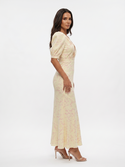 Amaia | Vestido con diseño floral y cuello en V