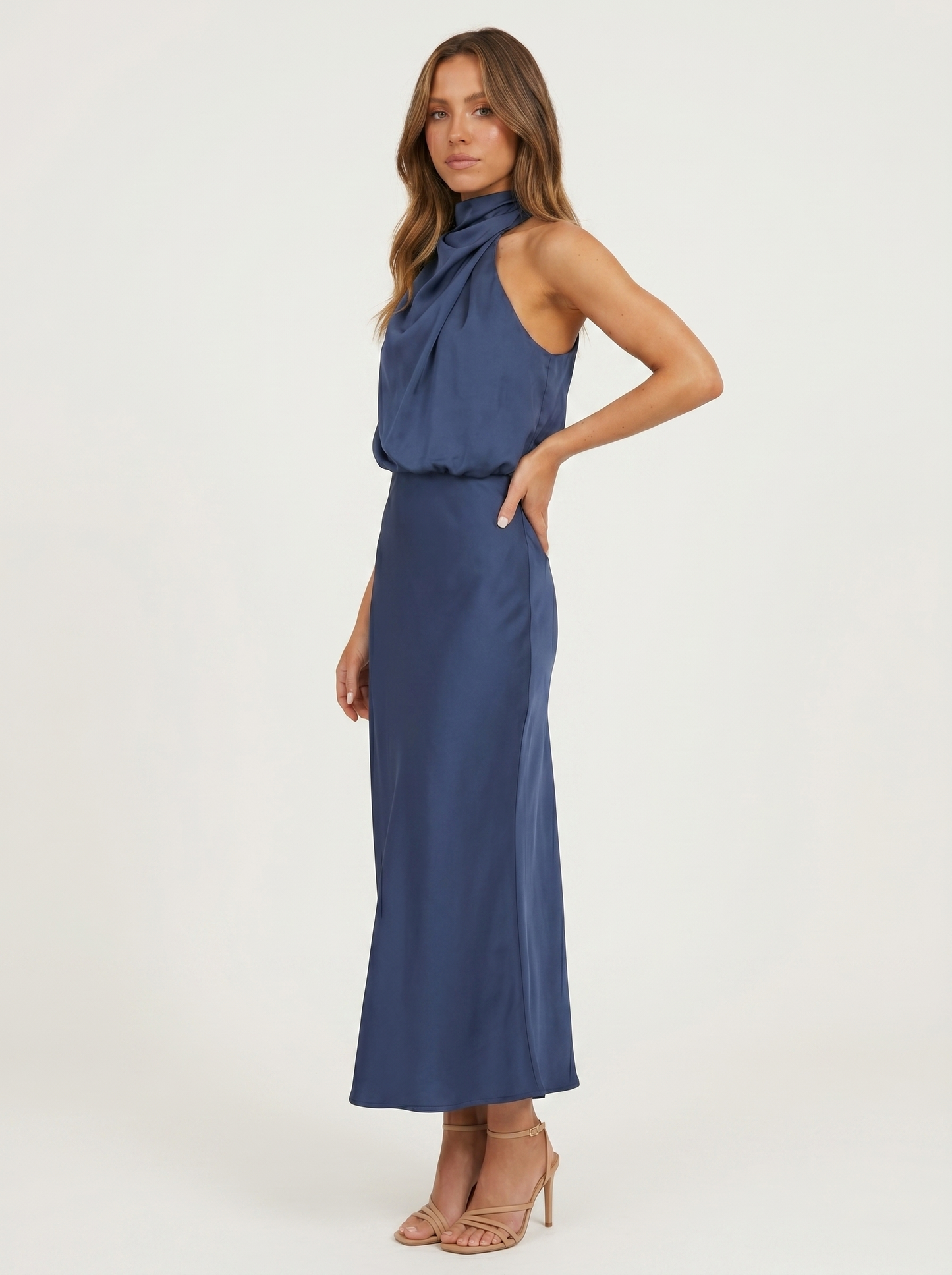 Carmina | Vestido largo con cuello halter