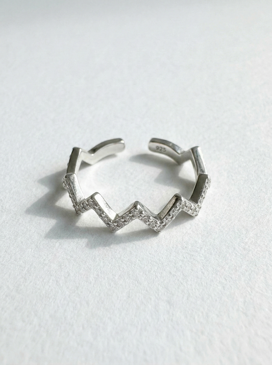Anillo zigzag con piedras preciosas Martina