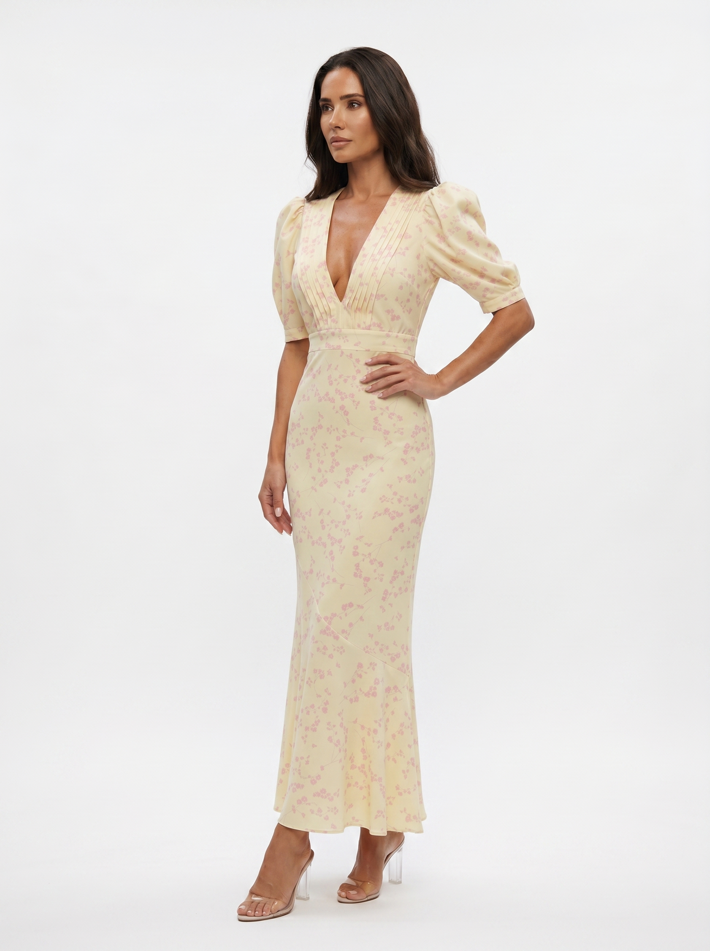 Amaia | Vestido con diseño floral y cuello en V