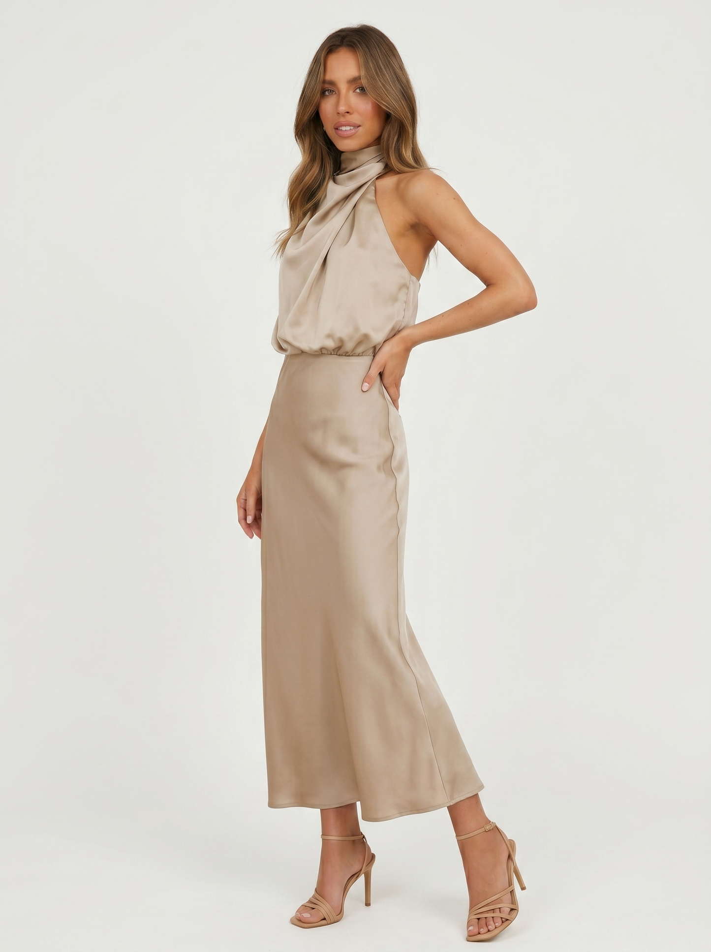 Carmina | Vestido largo con cuello halter