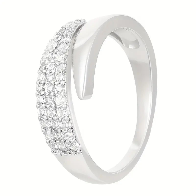 Anillo elegante con piedras preciosas Claudia