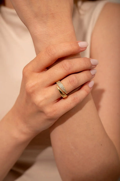 Anillo elegante con piedras preciosas Claudia
