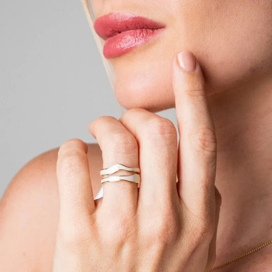 Marea | Anillo ajustable bañado en oro de 18 quilates