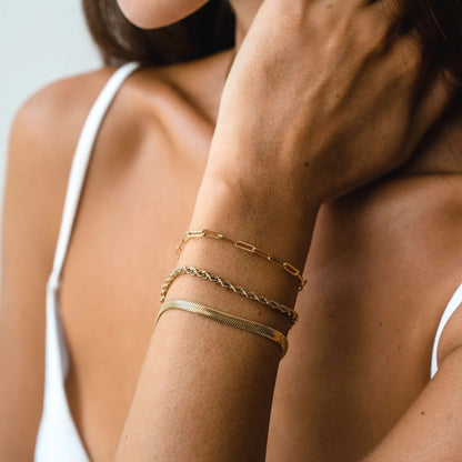 Esential | Conjunto de pulseras chapadas en oro de 18 quilates