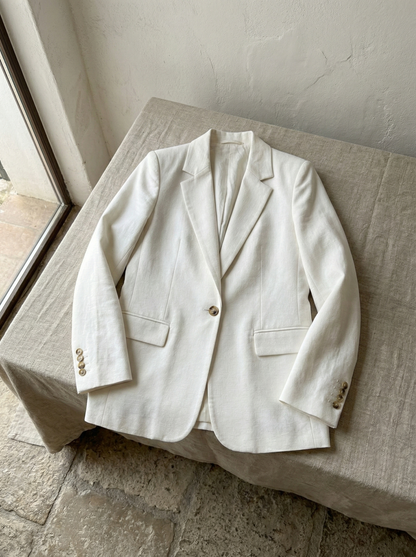 Blazer ejecutiva elegante con botón Carey